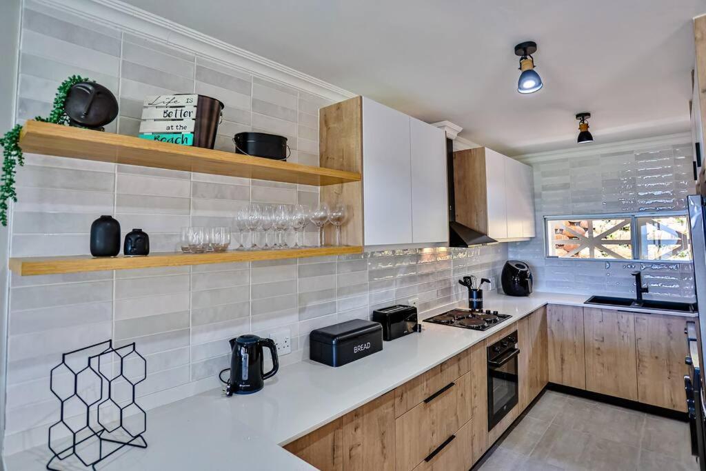 Large Sea View, Walk To Eateries, Loadshed Free Apartment Ballito Exterior photo